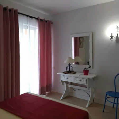 Terrasse. Wintersonne. Zentral. Gemuetlich. Einfach