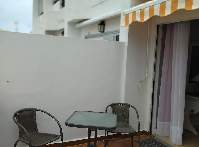 Terrasse. Wintersonne. Zentral. Gemütlich. Einfach *